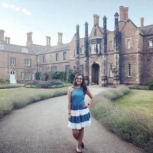 Meet your Posher, Lorena